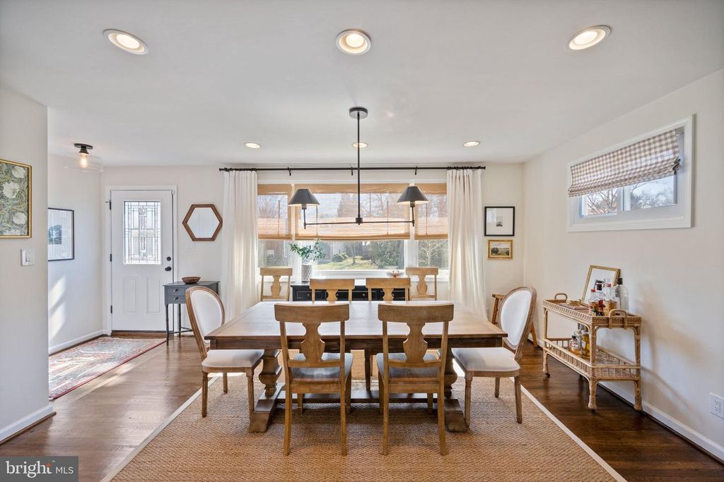 Image 7 of property listing at 6 PICKETT RD, Lutherville Timonium, MD 21093