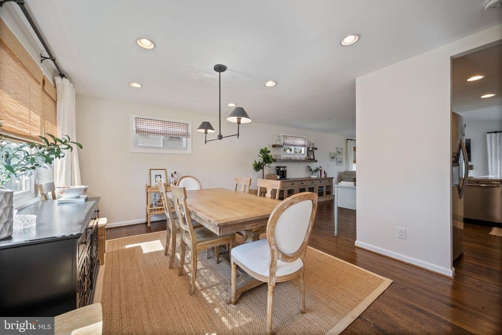 Image 9 of property listing at 6 PICKETT RD, Lutherville Timonium, MD 21093