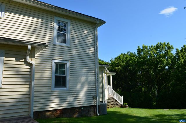 10778 ROCKFISH RIVER RD, Shipman, VA 22971