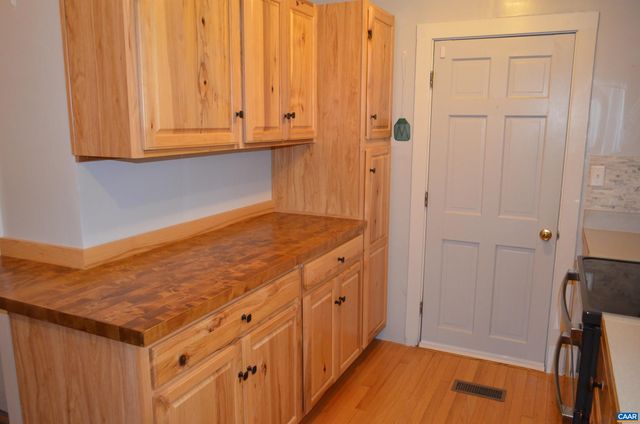 10778 ROCKFISH RIVER RD, Shipman, VA 22971