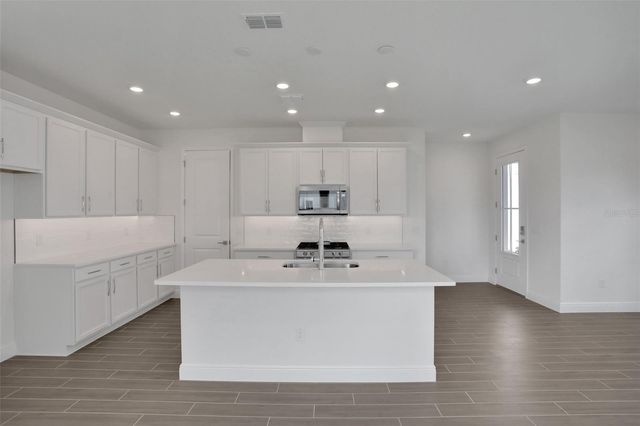 200 EAGLESTON LANE, Lakewood Ranch, FL 34240