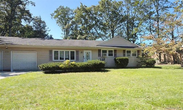 226 Holbrook Road, Holbrook, NY 11741