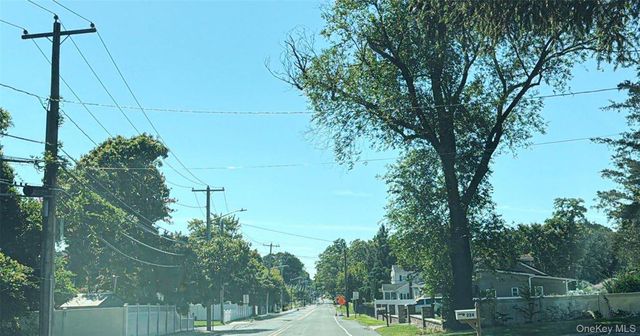 226 Holbrook Road, Holbrook, NY 11741