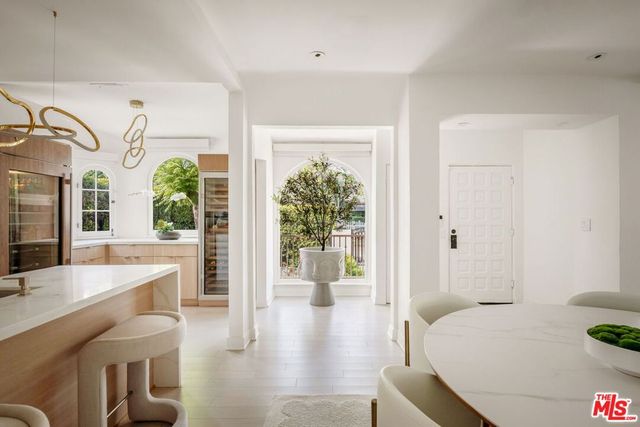 9000 Dorrington Avenue, West Hollywood, CA 90048