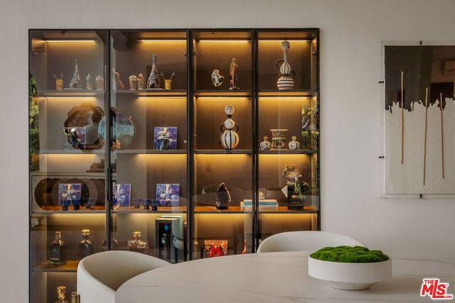 9000 Dorrington Avenue, West Hollywood, CA 90048