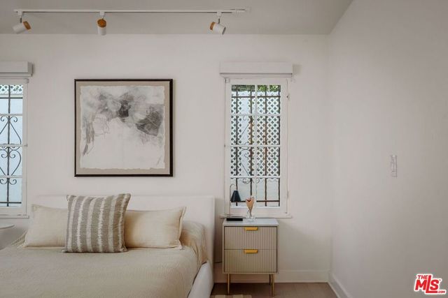 9000 Dorrington Avenue, West Hollywood, CA 90048