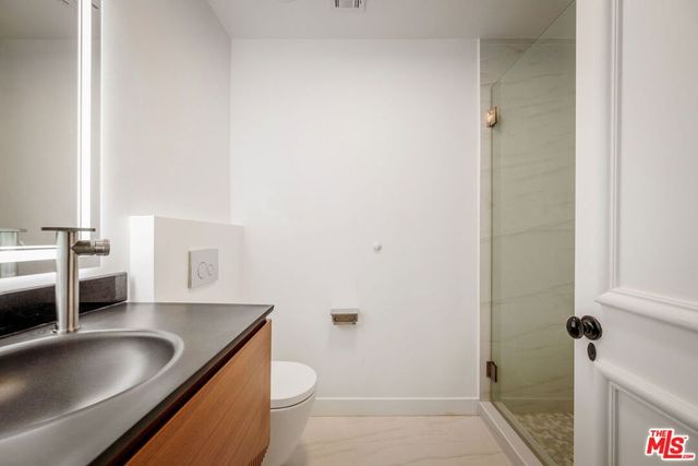 9000 Dorrington Avenue, West Hollywood, CA 90048