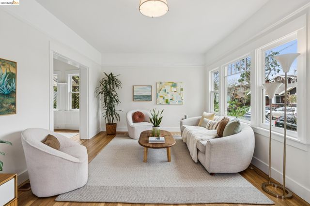 5360 LOCKSLEY Ave, Oakland, CA 94618