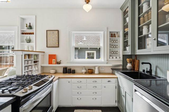 5360 LOCKSLEY Ave, Oakland, CA 94618