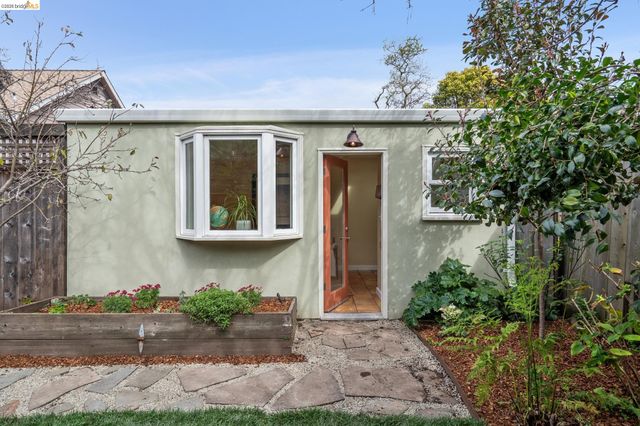 5360 LOCKSLEY Ave, Oakland, CA 94618