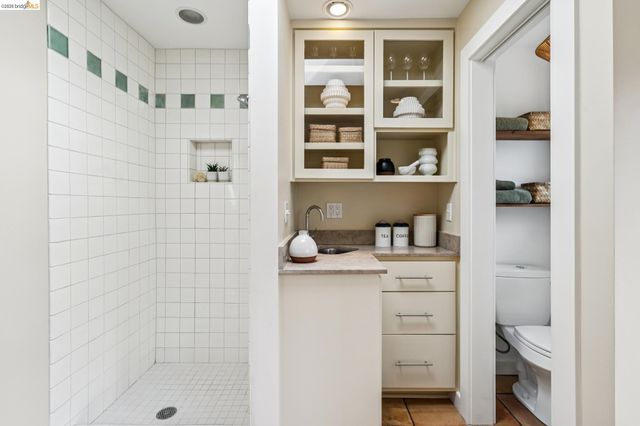 5360 LOCKSLEY Ave, Oakland, CA 94618