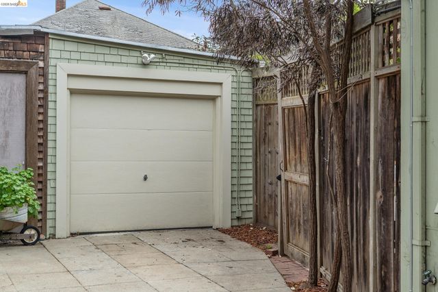 5360 LOCKSLEY Ave, Oakland, CA 94618