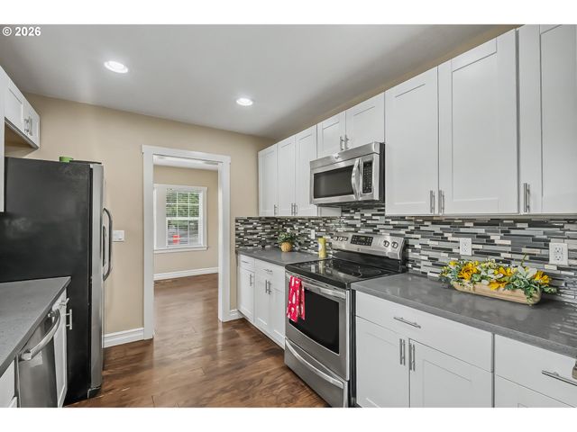 3801 Ne 82ND Ave, Portland, OR 97220