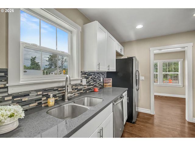 3801 Ne 82ND Ave, Portland, OR 97220
