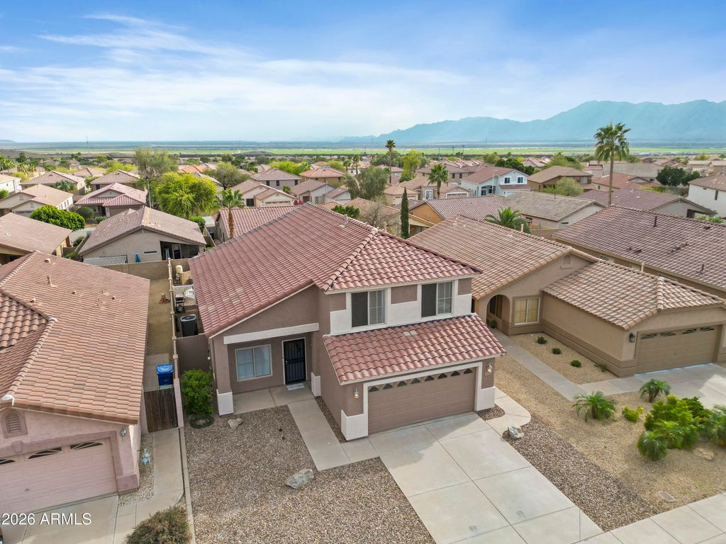 Image 1 of property listing at 1725 W MUIRWOOD Drive, Phoenix, AZ 85045