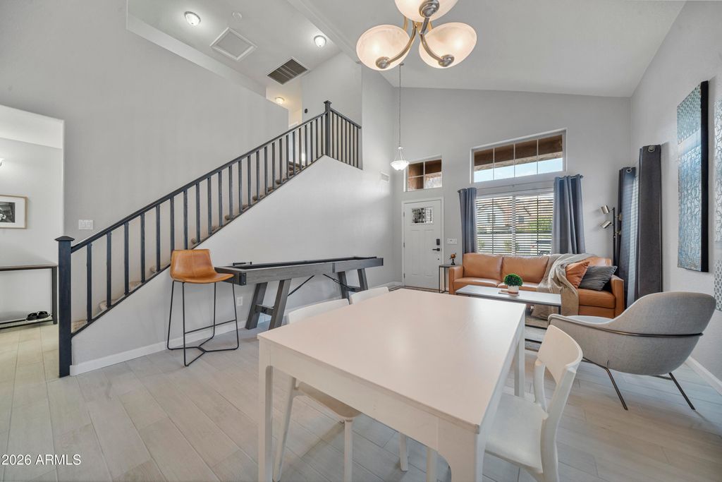 Image 11 of property listing at 1725 W MUIRWOOD Drive, Phoenix, AZ 85045