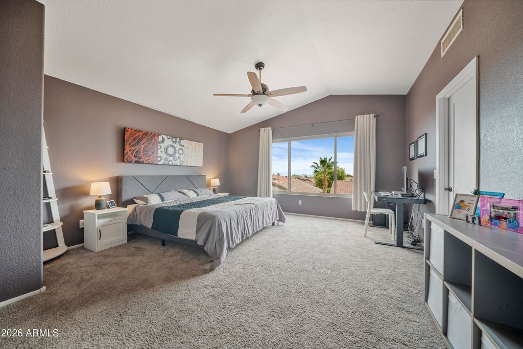 Image 15 of property listing at 1725 W MUIRWOOD Drive, Phoenix, AZ 85045