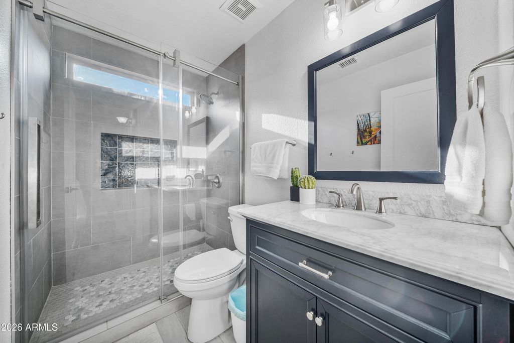 Image 22 of property listing at 1725 W MUIRWOOD Drive, Phoenix, AZ 85045