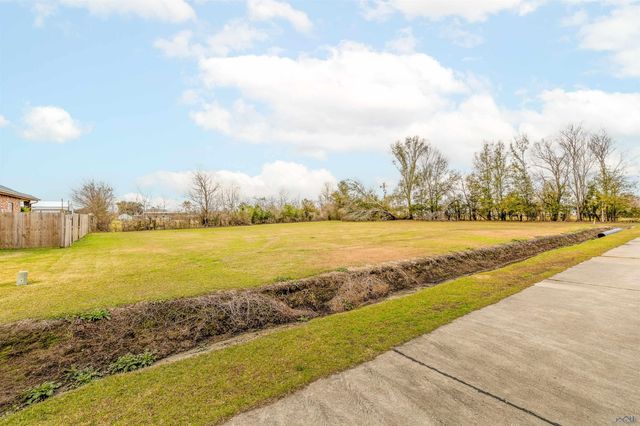 2937 Kiwi Ave, Gray, LA 70359