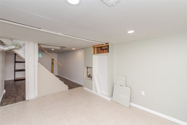 2014 W Bataan Drive, Kettering, OH 45420