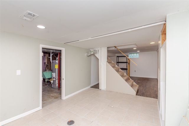 2014 W Bataan Drive, Kettering, OH 45420
