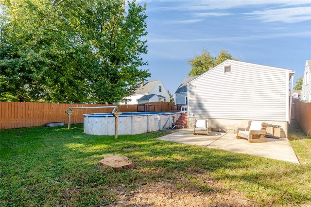 2014 W Bataan Drive, Kettering, OH 45420