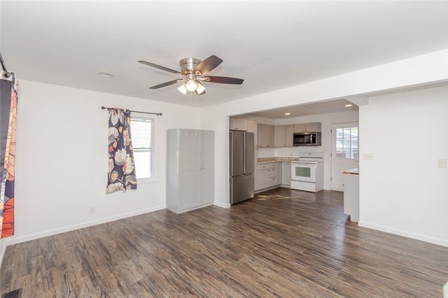 2014 W Bataan Drive, Kettering, OH 45420