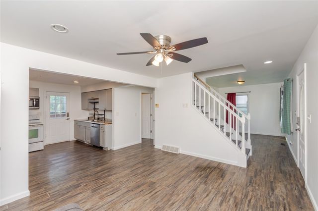 2014 W Bataan Drive, Kettering, OH 45420