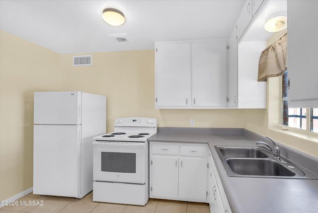 945 E Prince Road, Tucson, AZ 85719