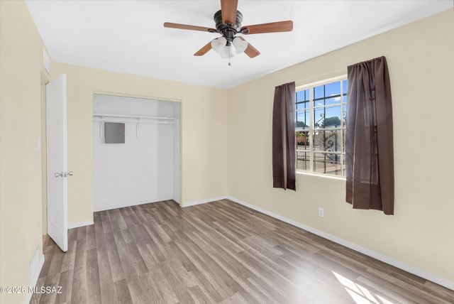 945 E Prince Road, Tucson, AZ 85719