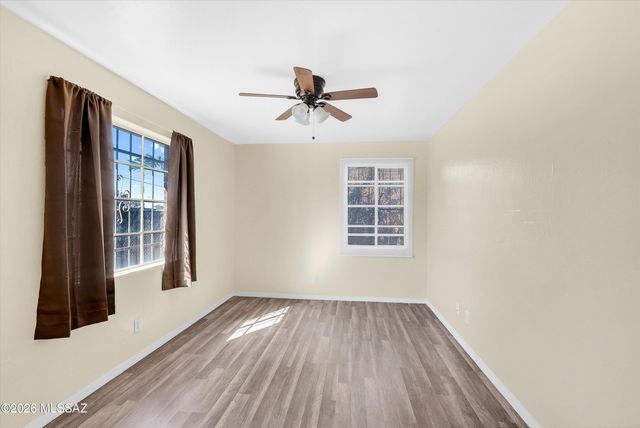 945 E Prince Road, Tucson, AZ 85719