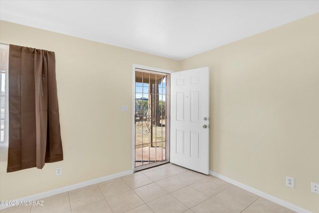 945 E Prince Road, Tucson, AZ 85719