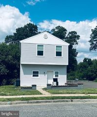306 PARK, Woodbury, NJ 08096