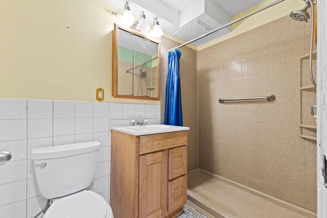 520 Ridgewood Avenue 4, Minneapolis, MN 55403