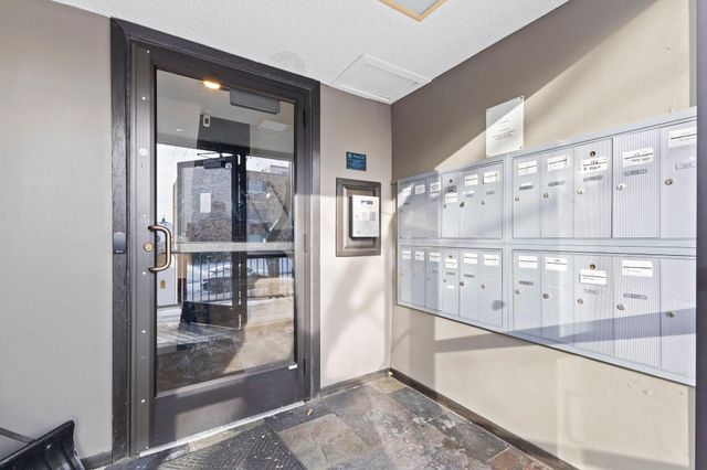 520 Ridgewood Avenue 4, Minneapolis, MN 55403