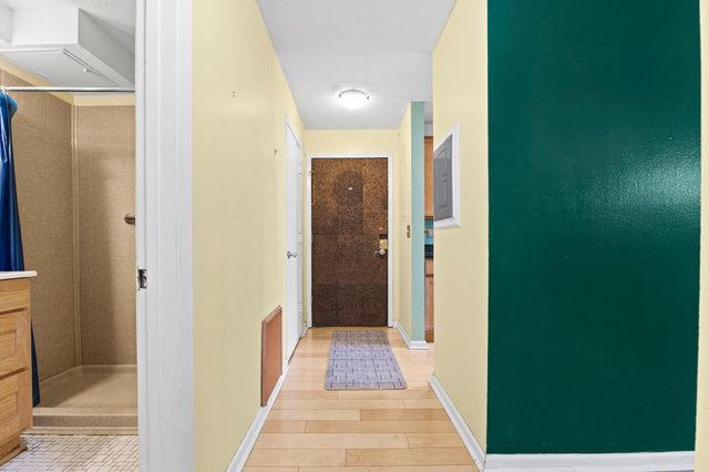 520 Ridgewood Avenue 4, Minneapolis, MN 55403