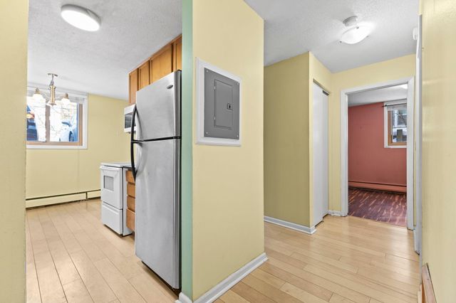 520 Ridgewood Avenue 4, Minneapolis, MN 55403