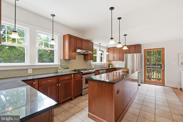 6610 5TH NW, Washington, DC 20012