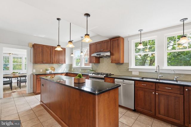 6610 5TH NW, Washington, DC 20012