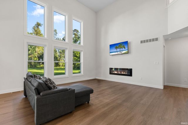 54842 Black Oak Court, Bristol, IN 46507