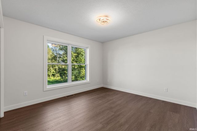 54842 Black Oak Court, Bristol, IN 46507