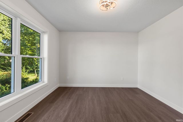 54842 Black Oak Court, Bristol, IN 46507