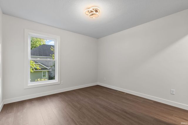 54842 Black Oak Court, Bristol, IN 46507
