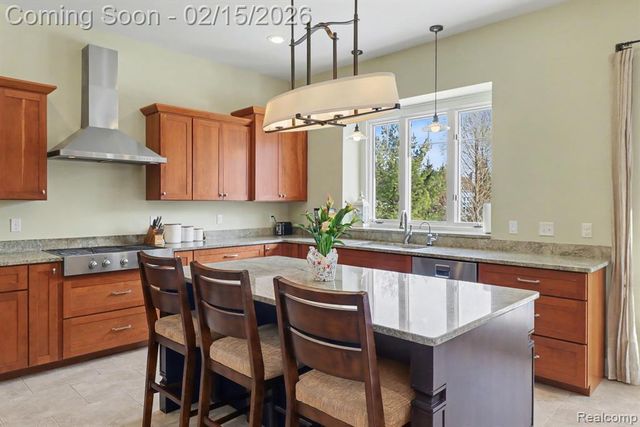 451 Oak Arbor Circle, Rochester, MI 48306