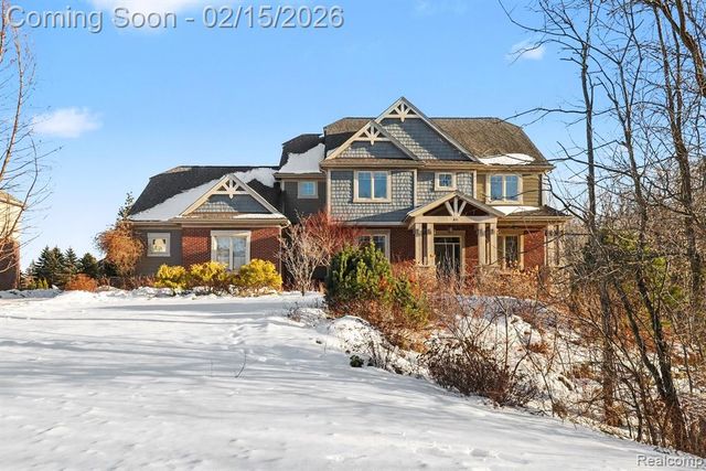 451 Oak Arbor Circle, Rochester, MI 48306