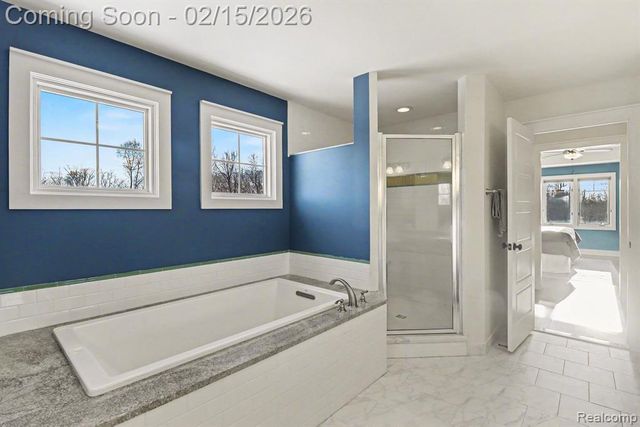 451 Oak Arbor Circle, Rochester, MI 48306