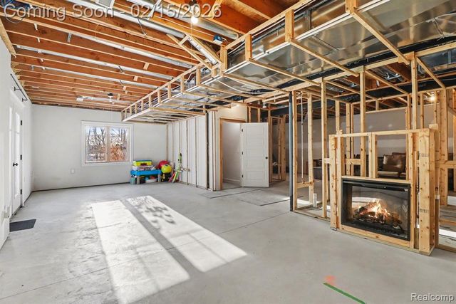 451 Oak Arbor Circle, Rochester, MI 48306