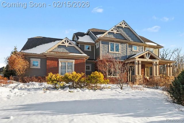 451 Oak Arbor Circle, Rochester, MI 48306