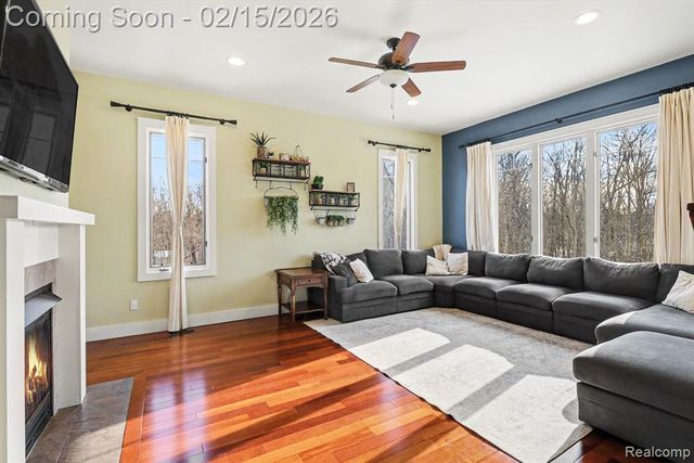 451 Oak Arbor Circle, Rochester, MI 48306