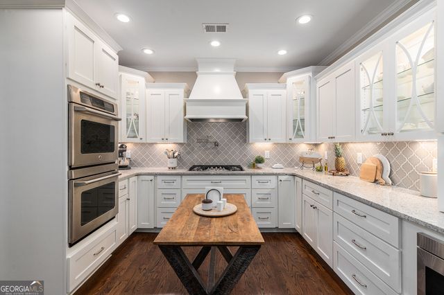 2484 Emerald Drive, Jonesboro, GA 30236